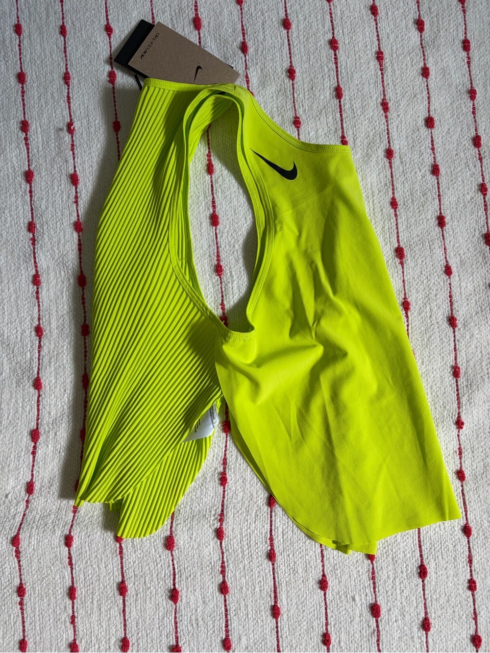 Nike AeroSwift Women's Dri-FIT ADV Cropped Running Tank Top - Picture 5 of 8